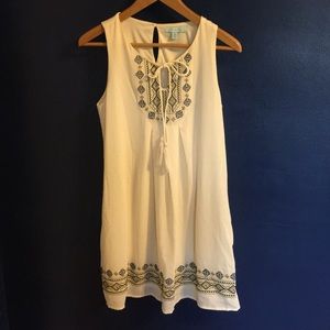 Embroidered tunic dress